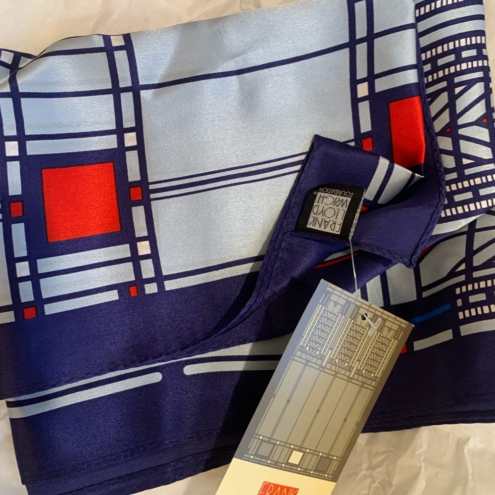 New with tags Frank Lloyd Wright Tree of Life Scarf